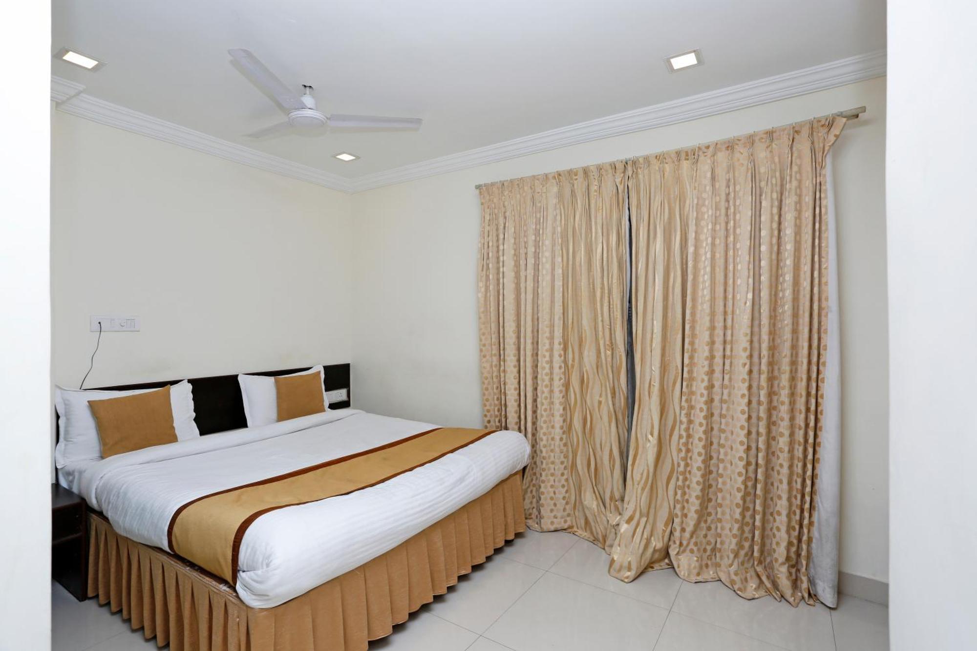 Oyo Flagship Hotel Golden Wings Udaipur Ngoại thất bức ảnh