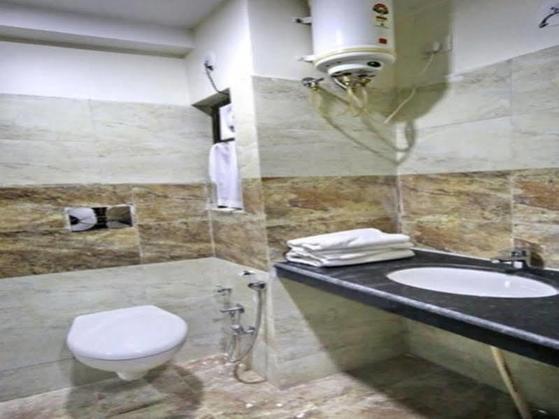 Hotel O Golden Wings Udaipur Ngoại thất bức ảnh